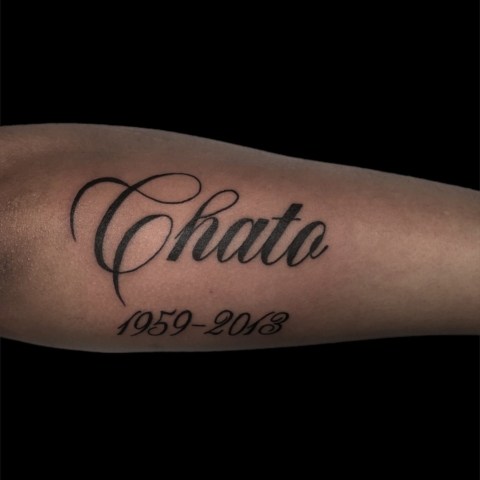 Tatuaje de nombre en cursiva Cursive Lettering