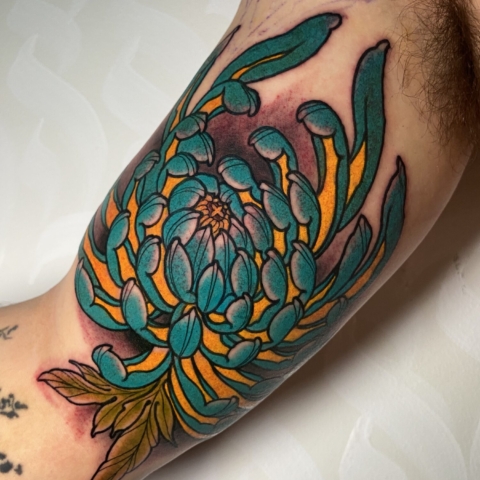 Chrysanthemum Tattoo - Japanese Traditional Tattoo - Bright Colors