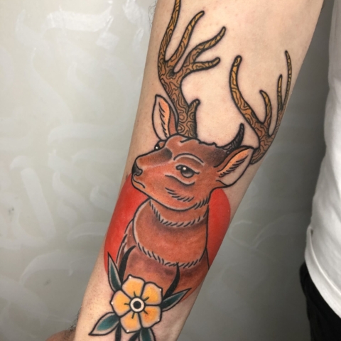 Color Reindeer Traditional Tattoo - Tatuaje de un Venado