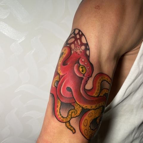 Red purple octopus tattoo picture